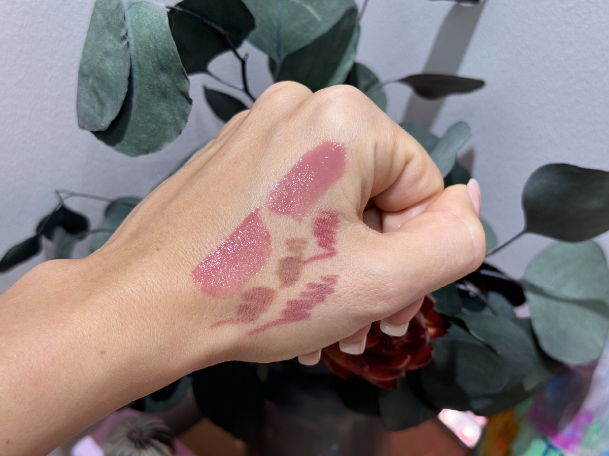 Здесь представлен тинт и карандаши с палмпинг-эффектом