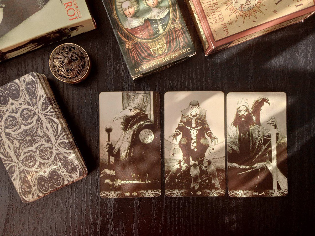 Ответ смотрим на колоде "Ворон смерти"