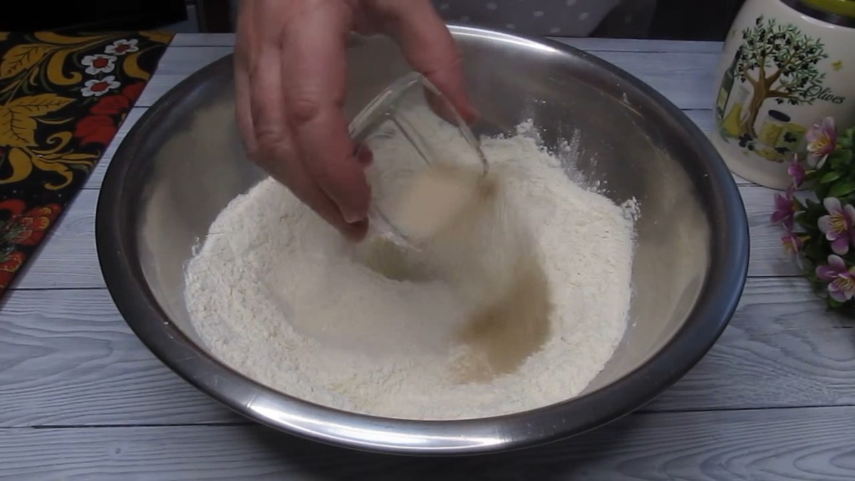 Не сухих дрожжей нужно брать в три раза больше.