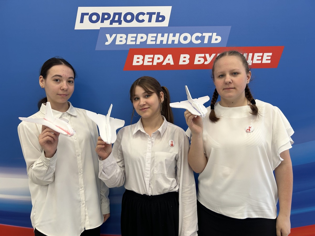    Ракетоплан в честь первого полета человека в космос. В Оренбурге прошел мастер-класс для школьников Марина Шарт