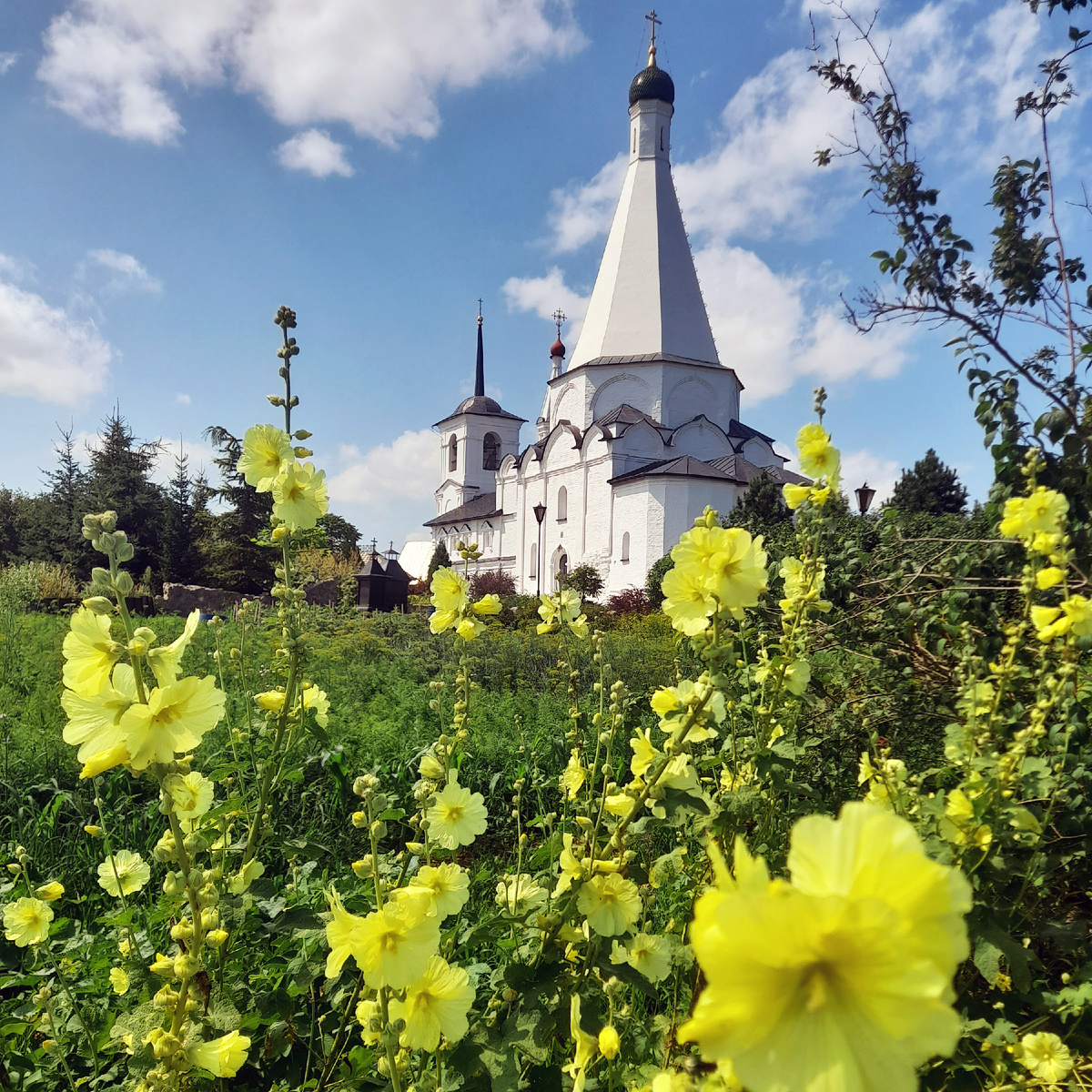 Спасо-Преображенский Воротынский женский монастырь (Спас-на-Угре), Калужская область. Фото автора.
