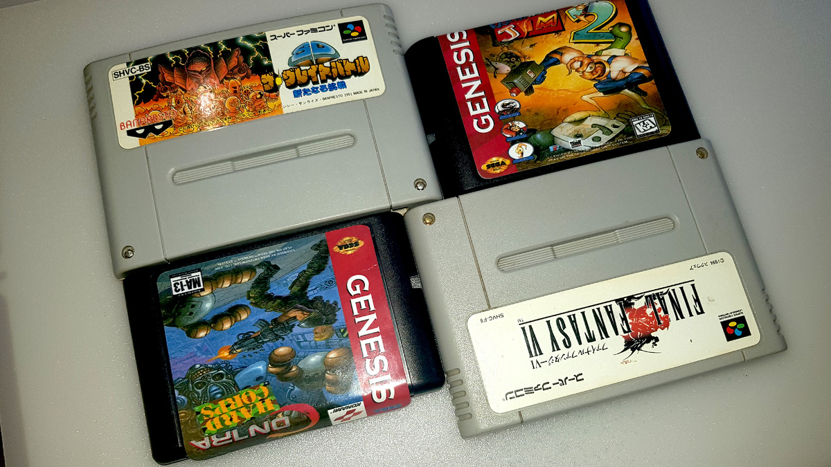 Картриджи от Sega (Mega Drive, Master System) и Nintendo (SNES) совершенно несовместимы.