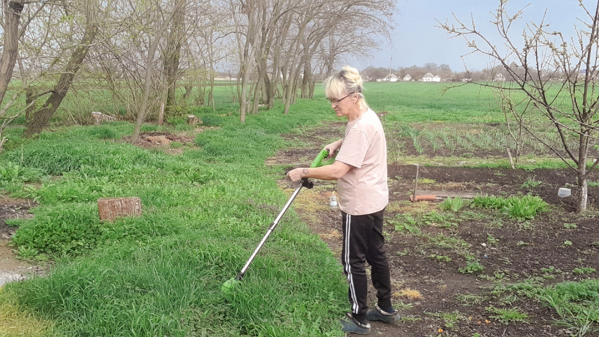 Хорошо косит👍