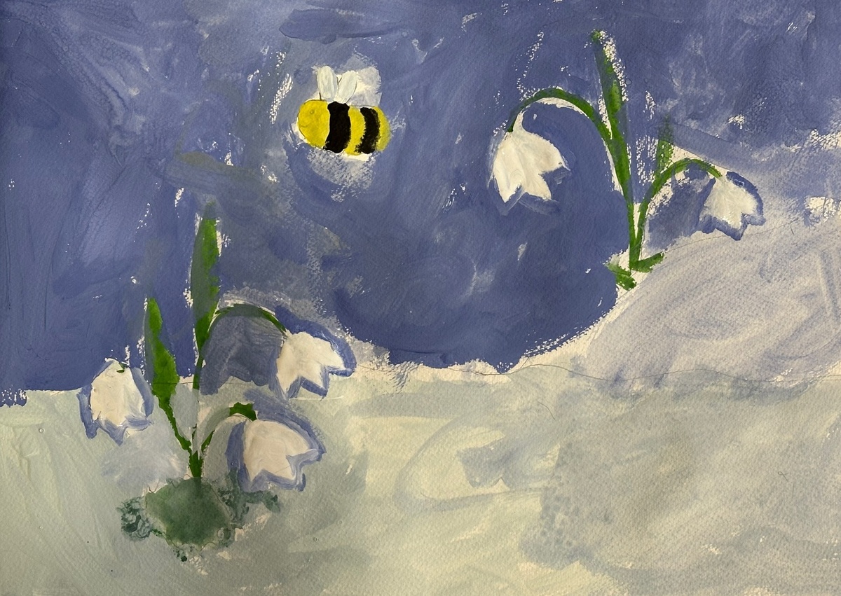 Фотографией поделилась дочь. Рисуют с детьми подснежники - приближают весну.