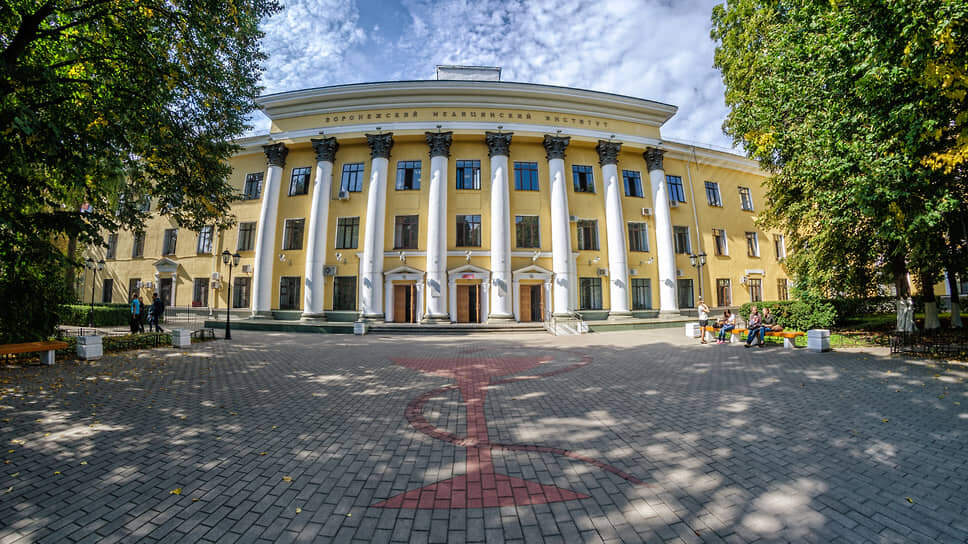 Главный корпус ВГМУ имени Н.Н. Бурденко.📷Фото: Олег Харсеев / Коммерсантъ