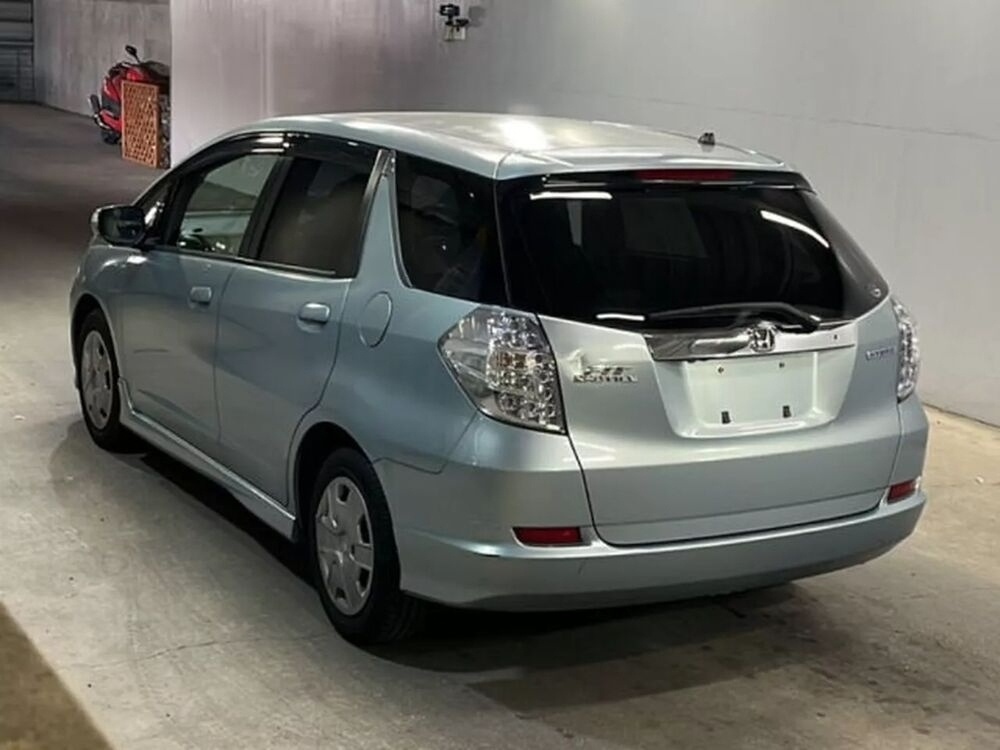    Honda Fit Shuttle Hybrid вид сбоку