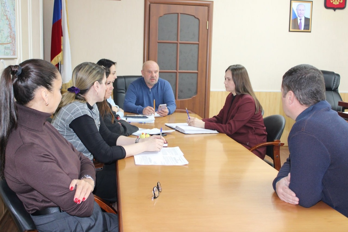Глава МСУ Балахнинского округа А.В. Дранишников встретился с активом родителей.