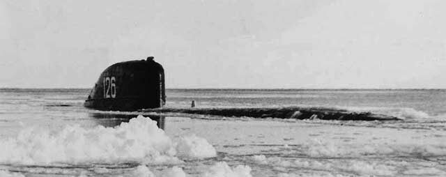 Всплытие К-52 в битом льду. 1967 год
