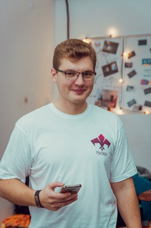 Смартфон за счет гранта? Легко! Держу в руках устройство, купленное в рамках реализации грантового проекта.