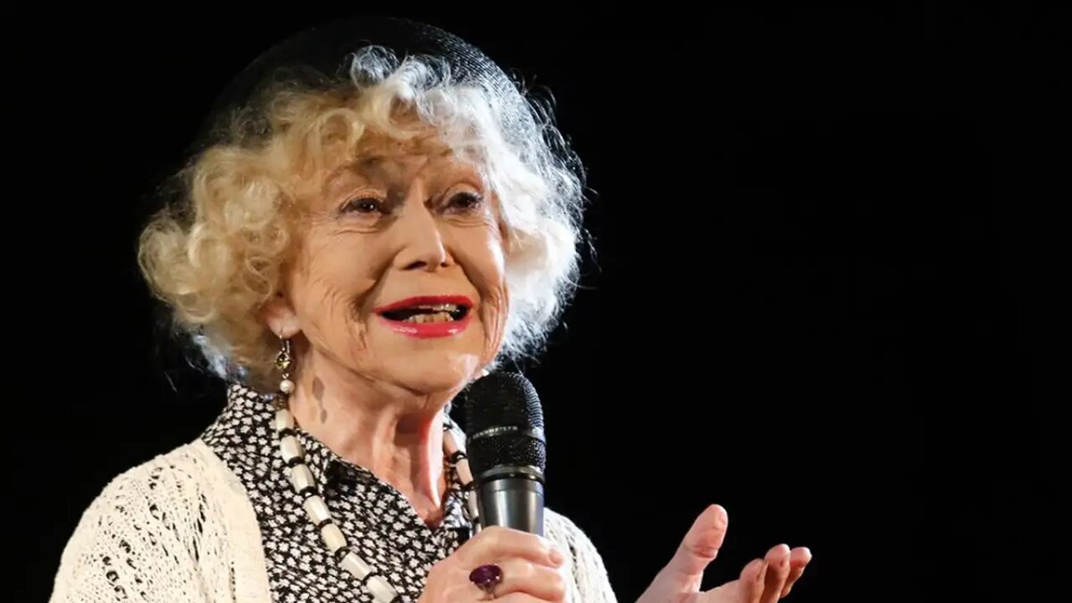    Народная артистка РСФСР Светлана Немоляева.