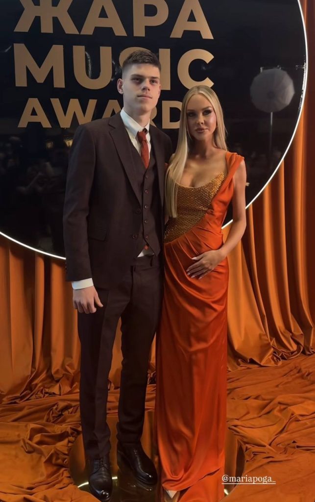    Мария Погребняк с сыном Медиа Триада