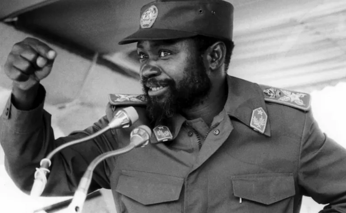 Самора Машел произносит речь. Он был известен своей харизмой. 