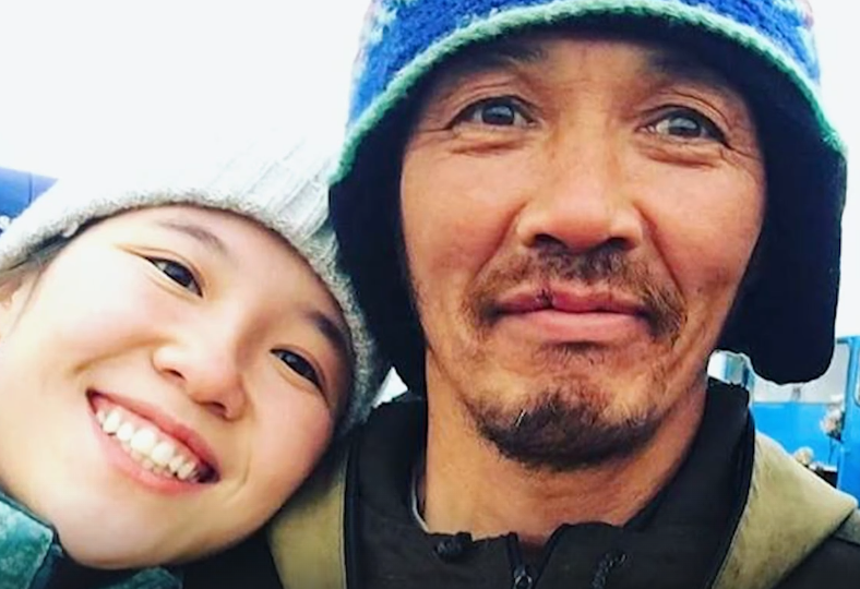 Отец и дочь пропали зимой в тайге без еды. Их искали уже 8 дней...