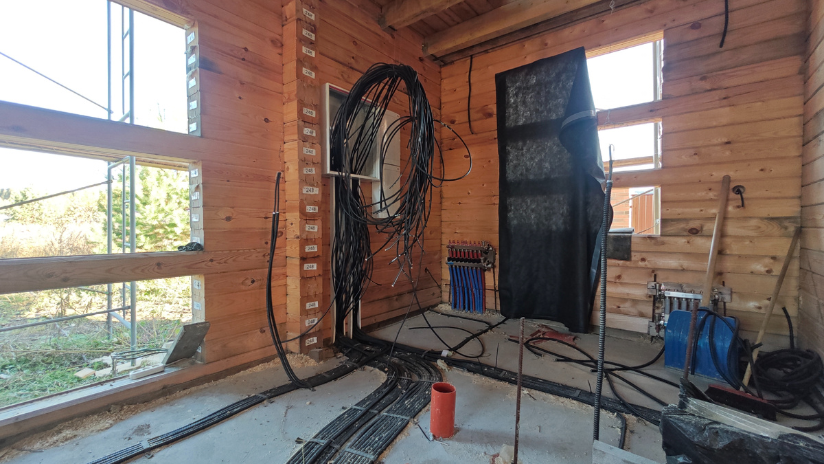 Скрытый электромонтаж в деревянном доме - на каждую розетку предусмотрен свой автомат