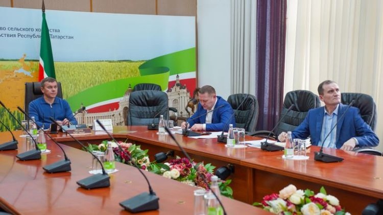   В МСХ Татарстана обсудили молочные планы региона
