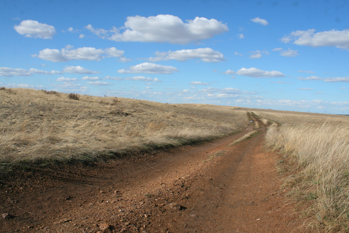 Дорога к выработанному Калиновскому месторождению яшм