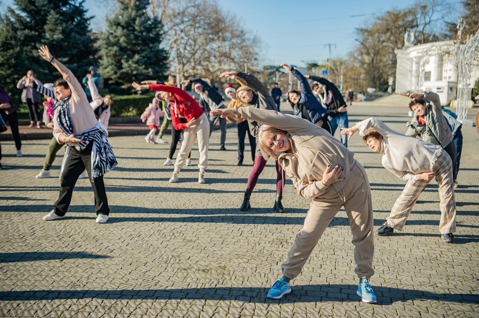    В Севастополе каждую среду и субботу проводятся зарядки «С бодрым утром!». Юлия Блоцкая