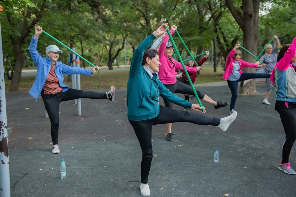    Занятия общей физической подготовкой по душе и взрослым, и детям. Юлия Блоцкая