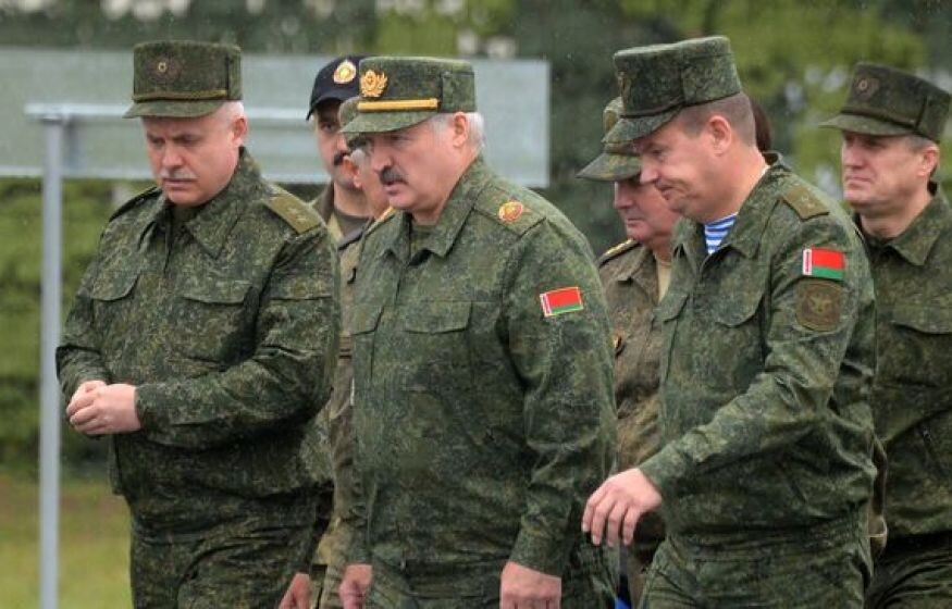    Сырский в панике. Лукашенко готов к действиям: «Если бахнем, мало не покажется»