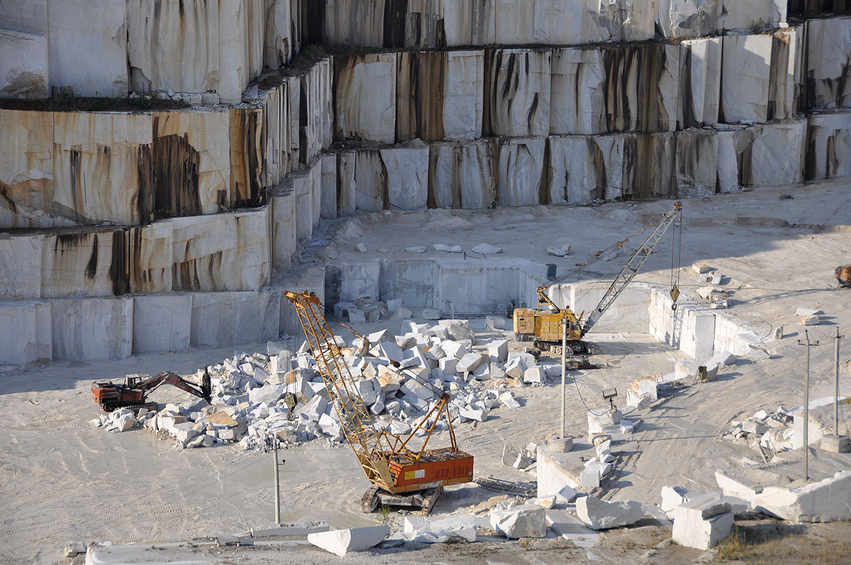 Добыча мрамора, карьер