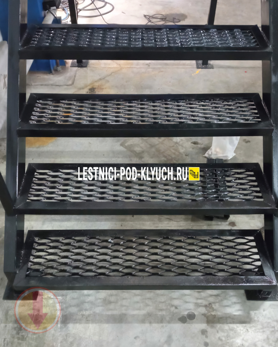 Принимаем заявки и звонки: пн-вс с 8:00 до 21:00  +7 (950) 617-54-00 Электронная почта: info@lestnici-pod-klyuch.ru