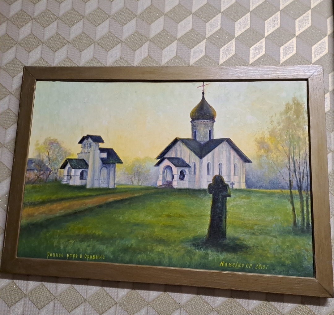 Современная Церковь  и здание колокольни деревни Ордынок ( картина местного художника, фото из личного альбома)