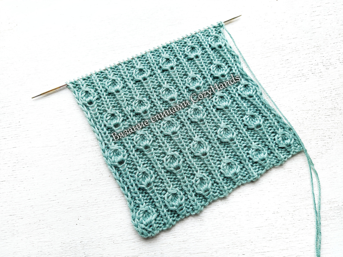 Красивый релеьфный узор спицами