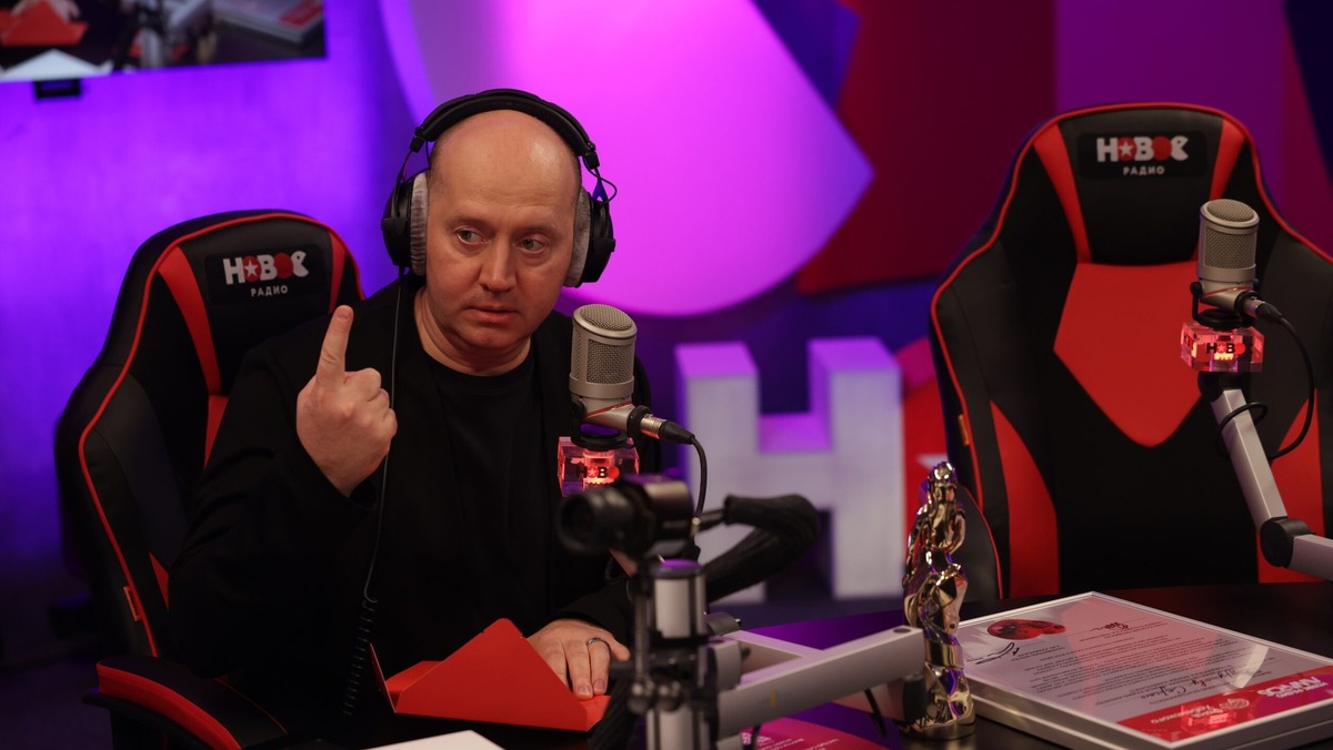    Сергей Бурунов впечатлён десятичасовым марафоном добра. Фото: «Новое Радио»