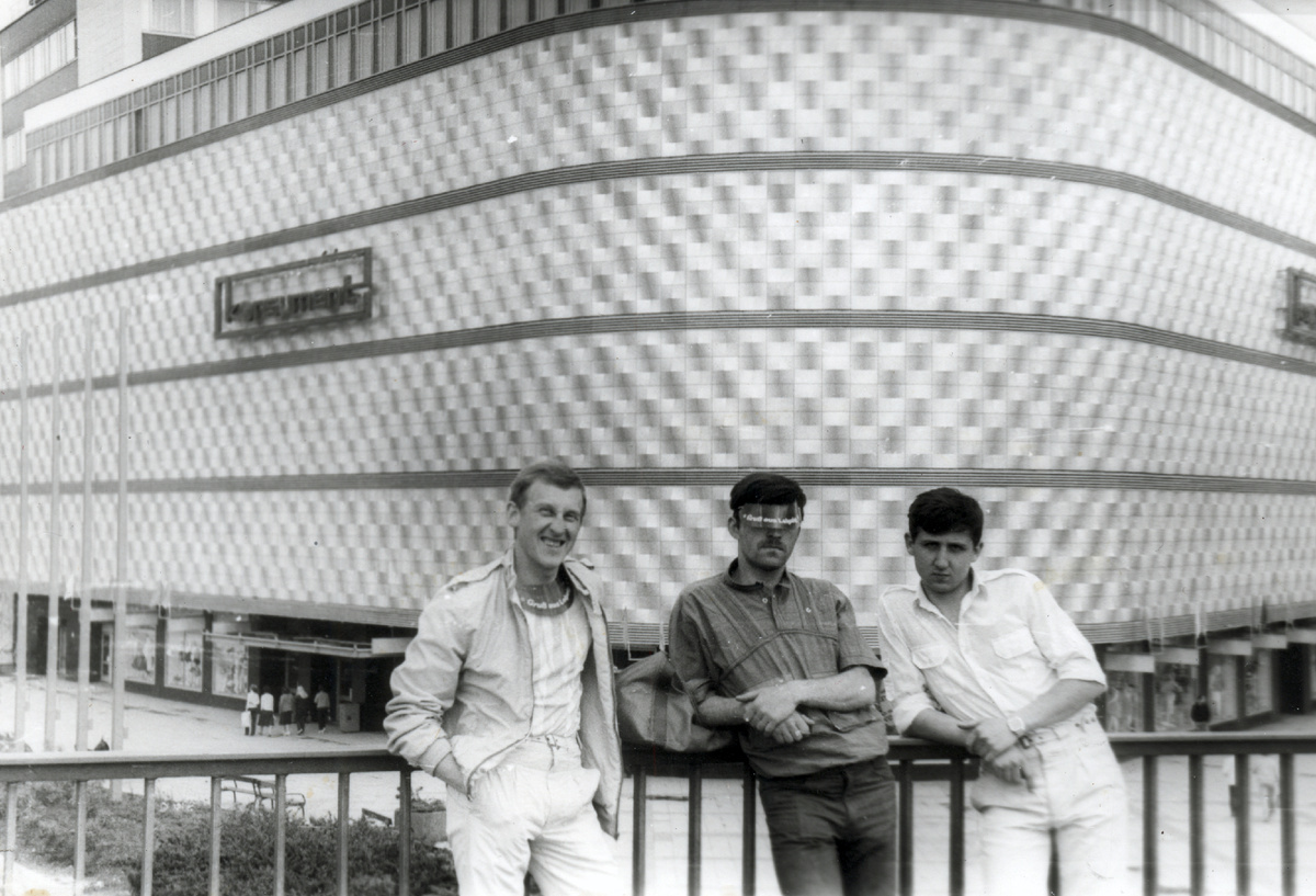 Прапорщики гв.67МСП отдыхают в Лепйциге: Россиев, Алиев и Клейнос...