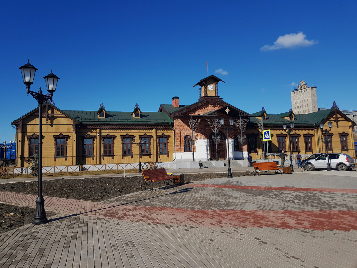 Вокзал в Шуе. Его недавно отреставрировали. Очень красив! 