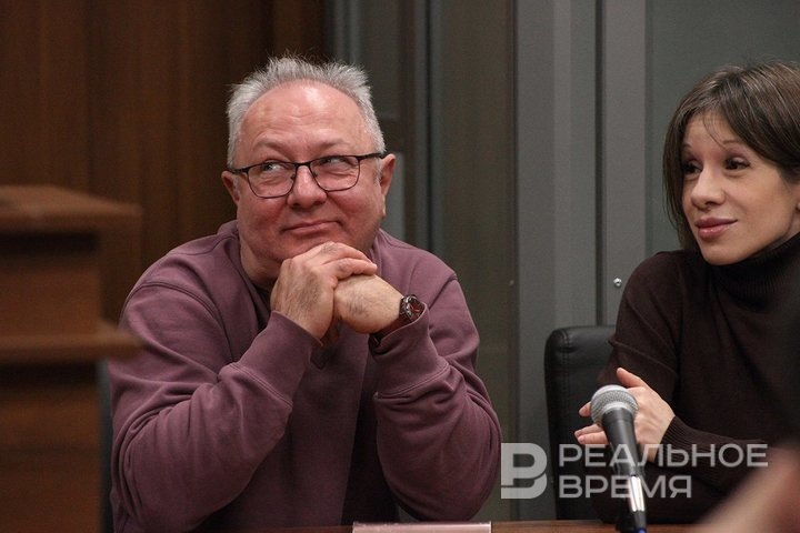 Александр Давыдов с адвокатом. Фото: Михаил Захаров