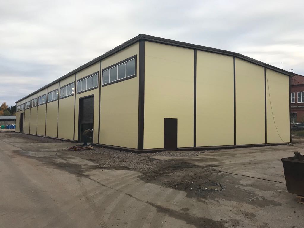 Каркасные конструкции,
обшитые сэндвич-панелями