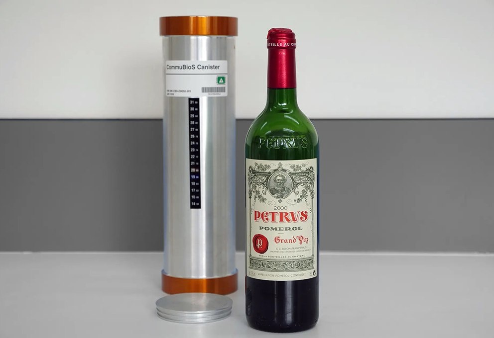 Капсула Dragon, управляемая SpaceX.