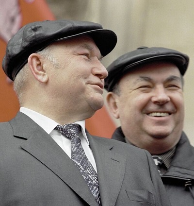 Мэр Москвы Юрий Лужков и его заместитель - Владимир Ресин