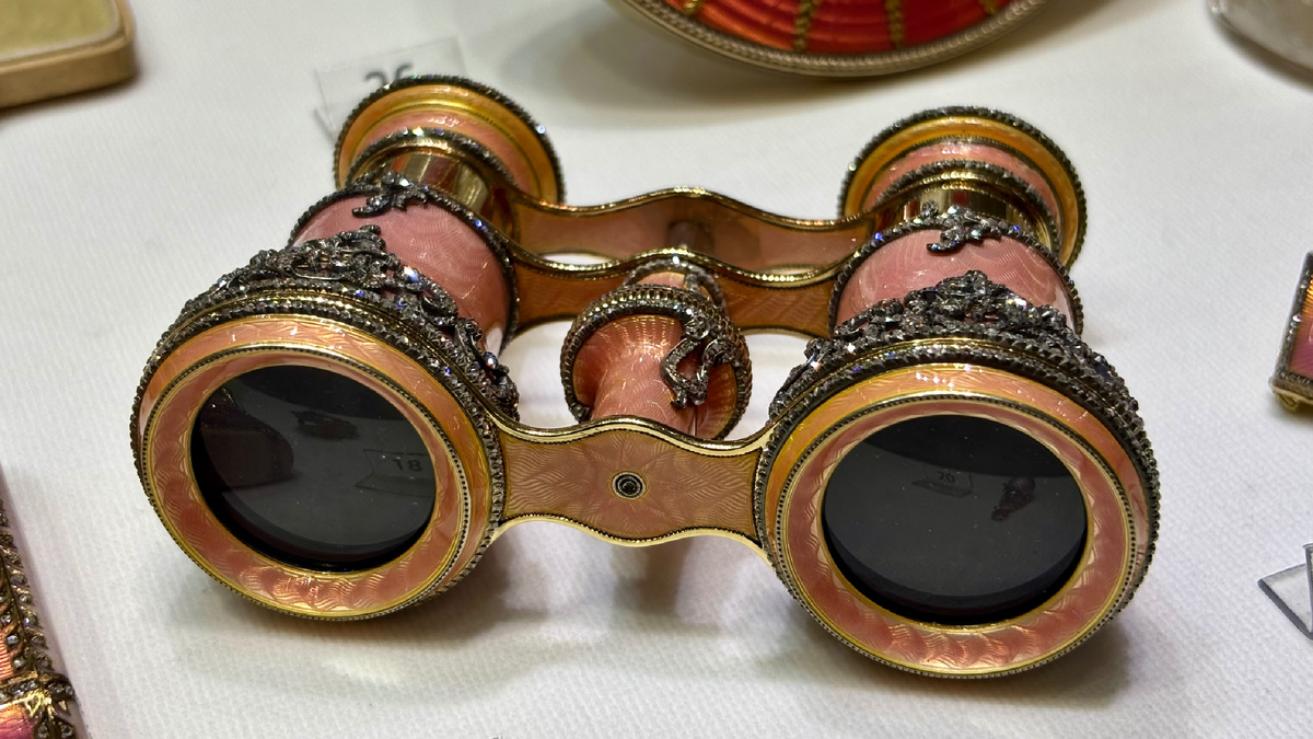 Театральный бинокль, фирма К. Фаберже, мастер М. Перхин, Аванзал. Материалы: золото, серебро, стекло, бриллианты, алмазы, 1898-1903