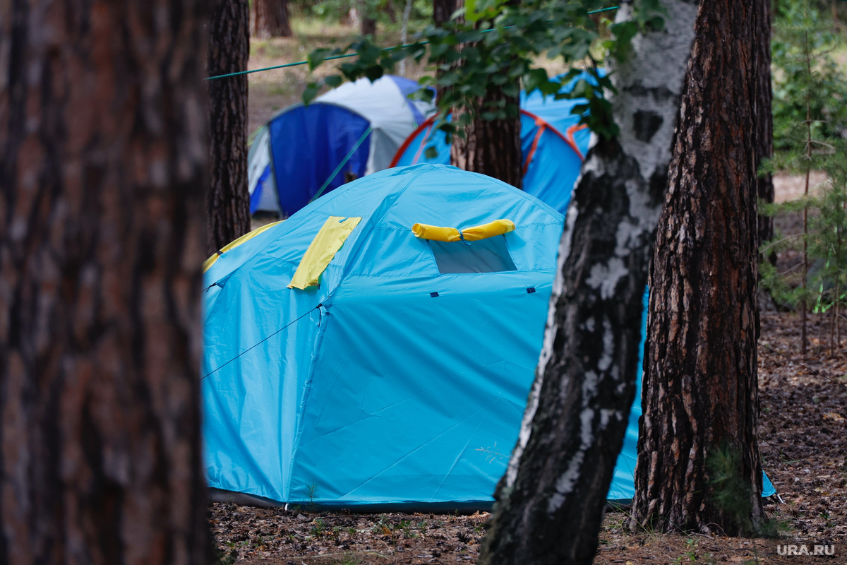 Ночь в палатке стала роковой для системного администратора. Фото: Екатерина Сычкова © URA.RU