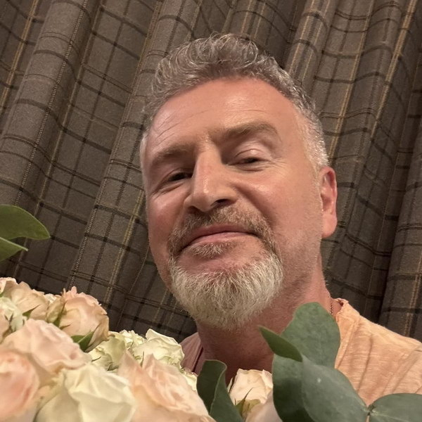     Леонид Агутин показал свой юбилейный концерт