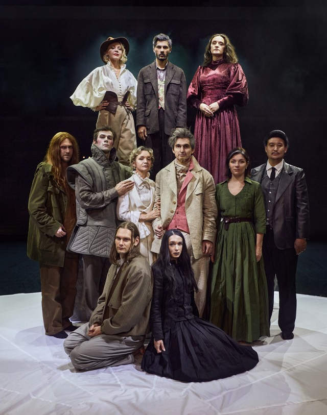 Труппа актеров Краснодарского академического театра драмы им. Горького в спектакле А.П. Чехова «Чайка»