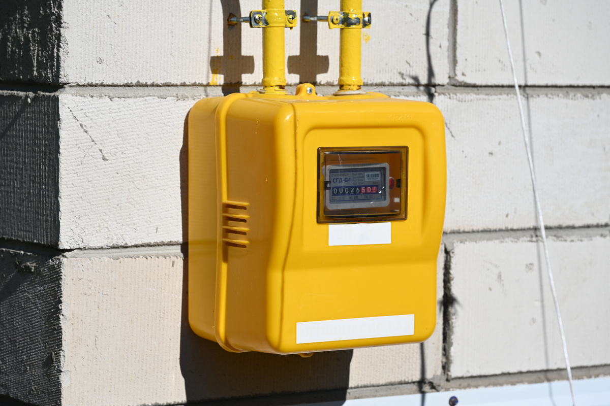 Установка, поверка или замена счетчика без реальной необходимости — распространенный способ заработка мошенников, которые притворяются сотрудниками коммунальных служб. Фото: gasfoto.ru