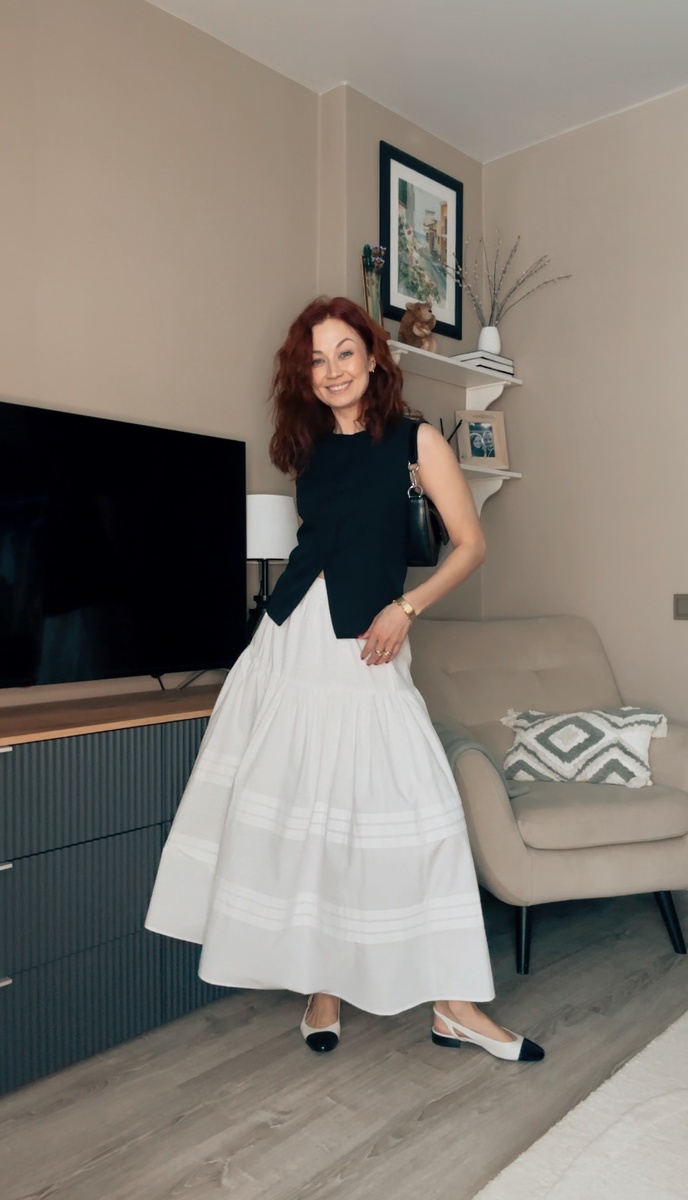 Белая юбка, жилет и лодочки в стиле CHANEL. Образ для летнего вечернего выхода готов 🙌🏻 