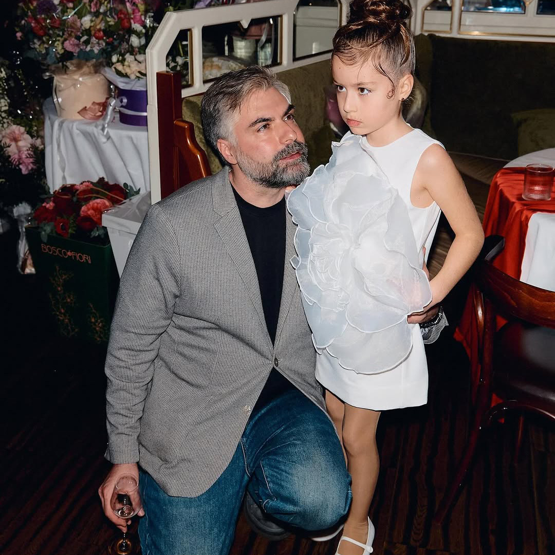 Дмитрий Исхаков с дочкой Мией