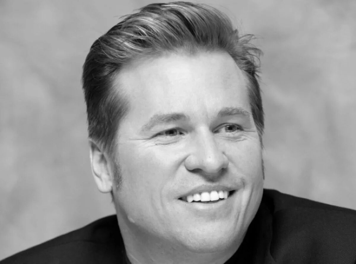    Официальной причиной смерти актера Килмера стала пневмония