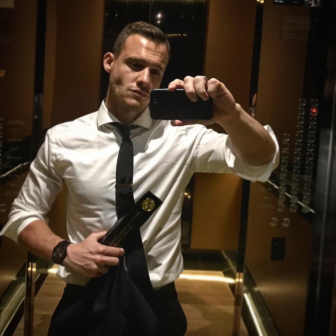 турецкий актер Керем Бюрсин