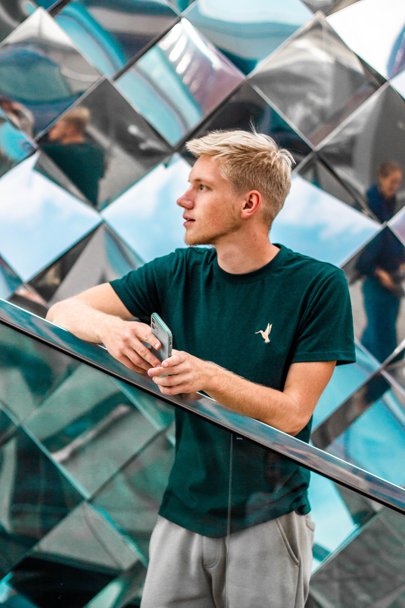 Привет! Это я со своим главным рабочим инструментом в руках