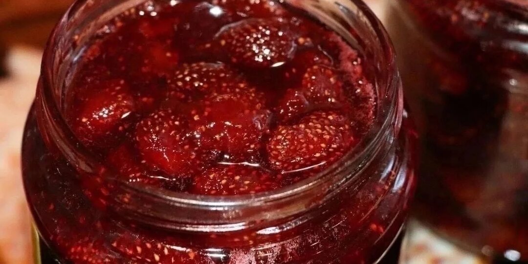 Рецепт клубничного варенья с целыми ягодами: