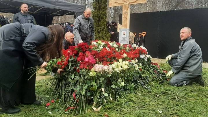  Могила Паши Техника / Фото: «Вечерняя Москва»