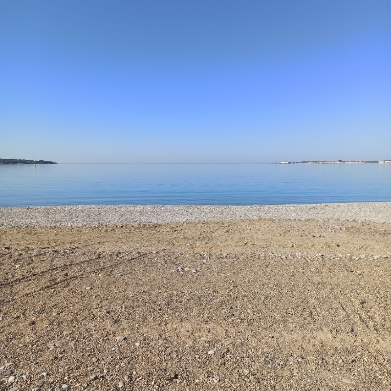 Вид с пляжа пансионата "Приветливый берег" на бухту.