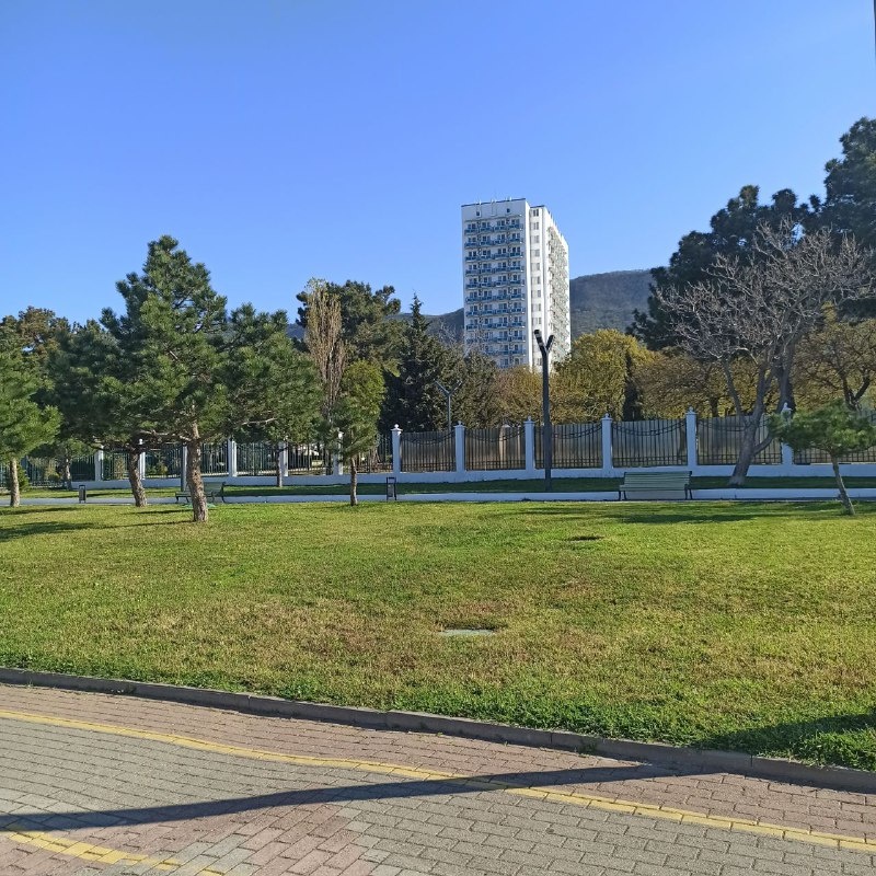 Пансионат "Приветливый берег" - вид с набережной.