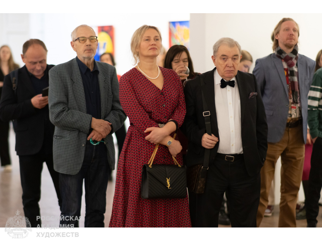 Гости выставки Евгения Гурвича в МВК РАХ Галерее искусств Зураба Церетели (Москва, Пречистенка, 19). Фото: Виктор Берёзкин, пресс-служба РАХ. 2025