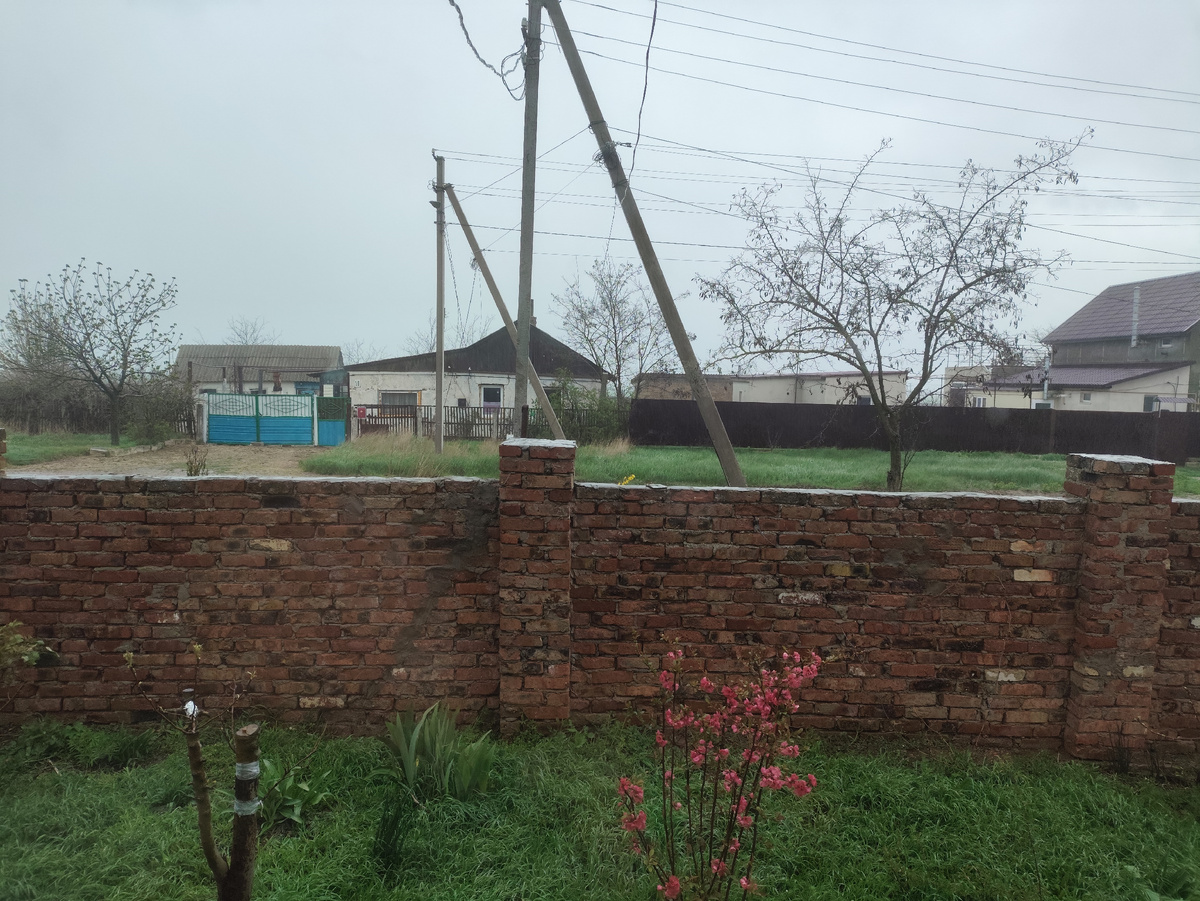 Не видно, но ливень хлещет